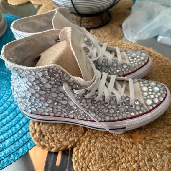 Converse athletic shoe - Picture 2 of 7